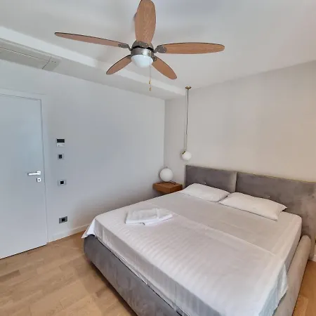 Aristocrat New Great And Parking Apartment *