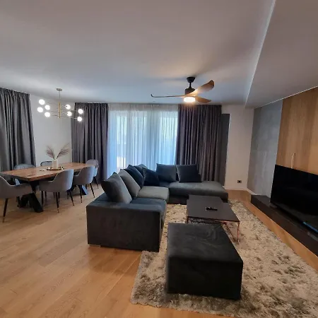 Aristocrat New Great And Parking Apartment *
