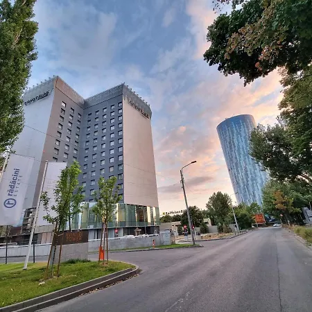 Aristocrat New Great And Parking Apartment *