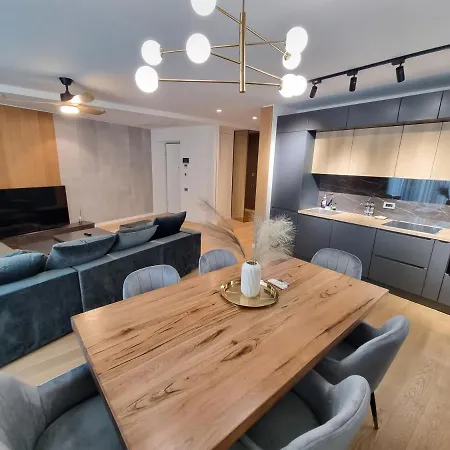 Apartment Aristocrat New Great And Parking *