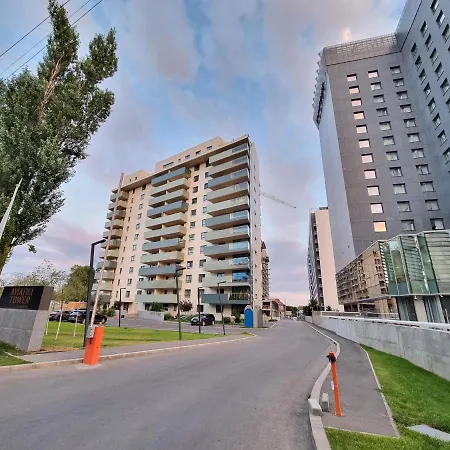 Aristocrat New Great And Parking Apartment *